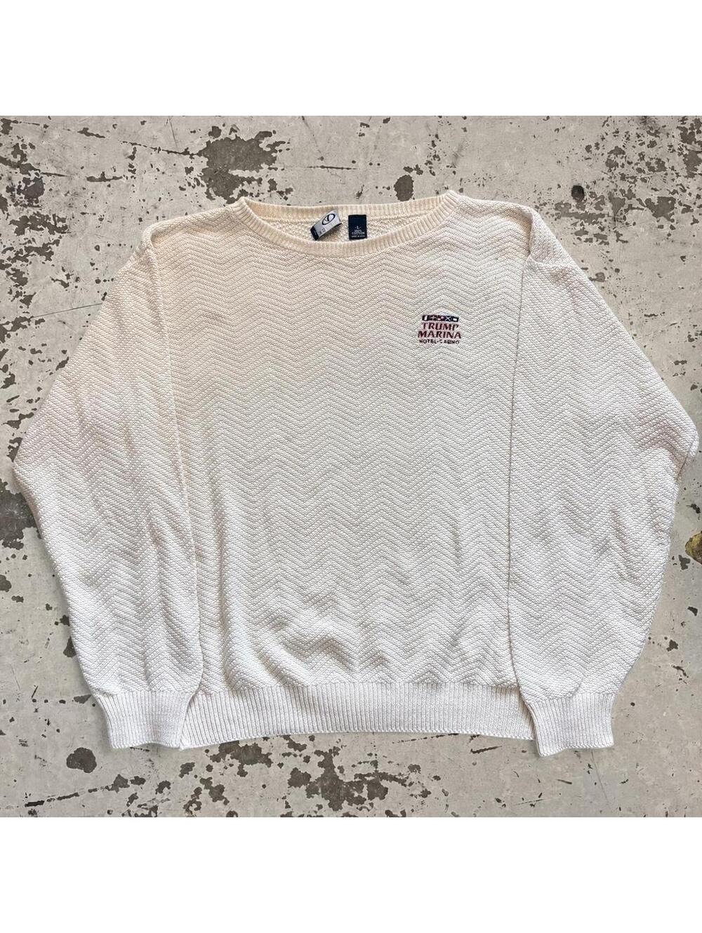 Mens Vintage 90s Trump Marina Hotel Casino white & cream sweater Size L